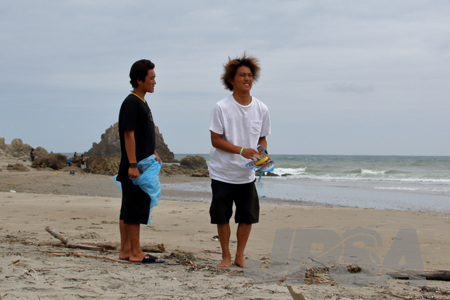 20160723132103_taichi shun beach clean_U0A2489m.jpg